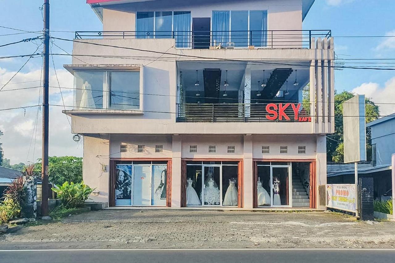 Sky Residence Tomohon Mitra Reddoorz ภายนอก รูปภาพ